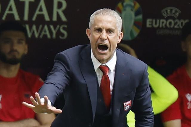 1719206869046091408.jpg sylvinho.jpg